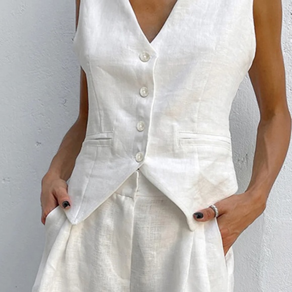 White Linen set Vest & Shorts -Classic Elegance - Picture 1 of 7